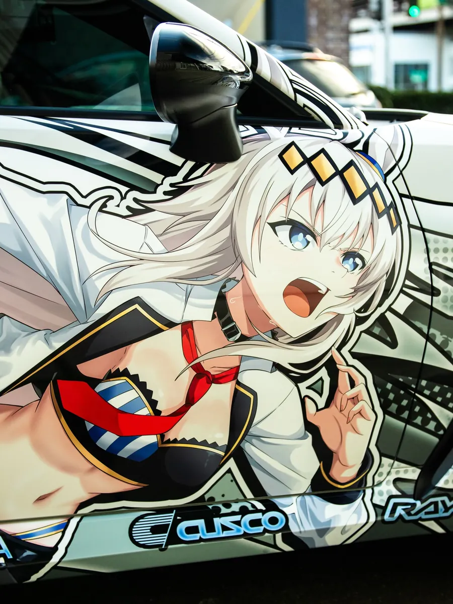 Oguri Cap character art on the side of a white Toyota GR86