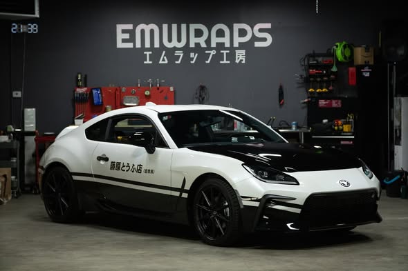 Toyota GR86 Initial D Itasha by EMWRAPS